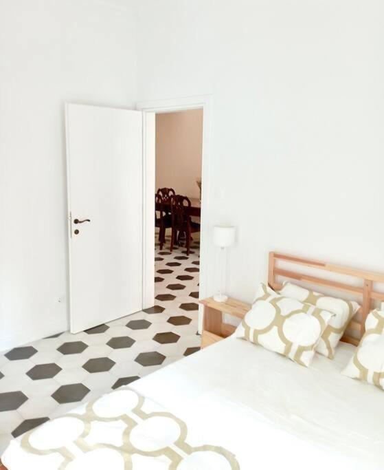 Stylish City Flat Near Promenade Thessaloniki Exterior photo