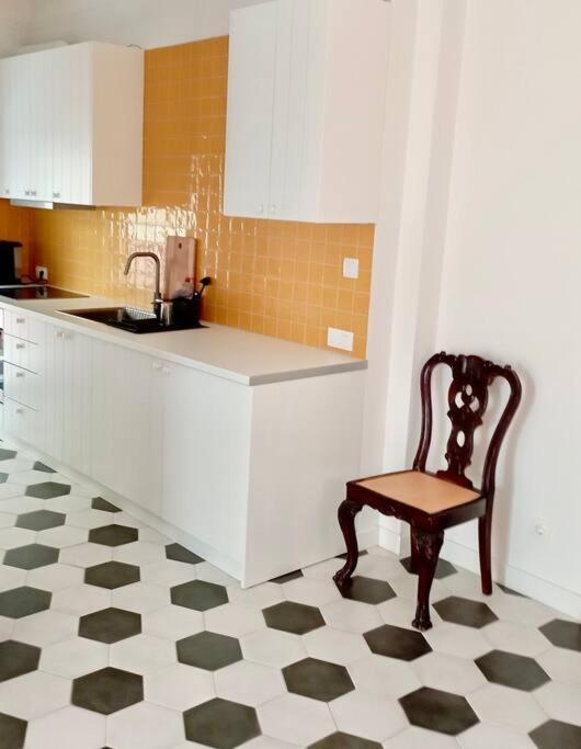 Stylish City Flat Near Promenade Thessaloniki Exterior photo